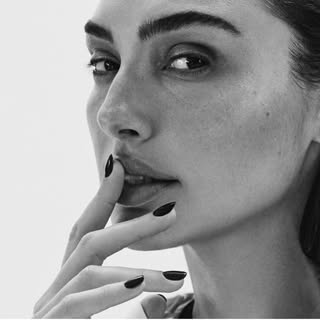 Hire .......woman143 influencer with 148.4k