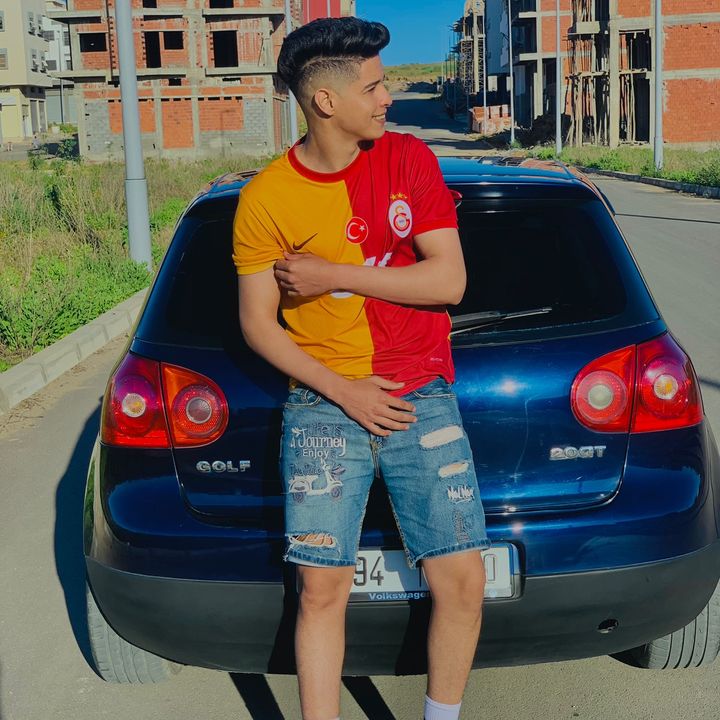 Hire ......alarex influencer with 356.8k