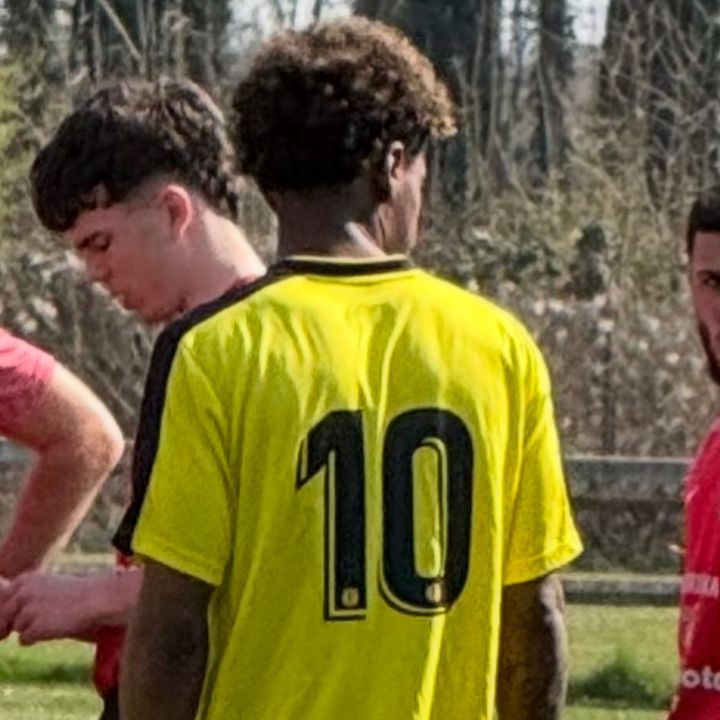 Hire .....gess_ influencer with 409.5k