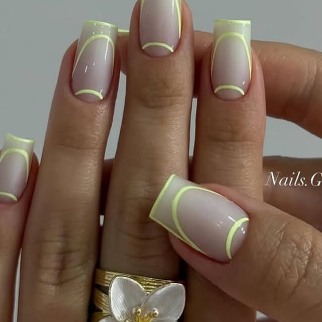  ......nails   'recent posts' 