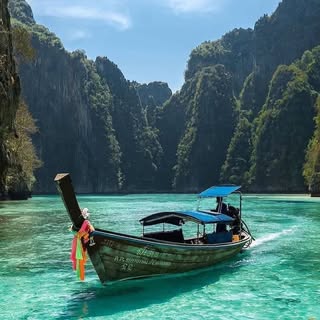 Hire ......sunlit influencer with 547.7k