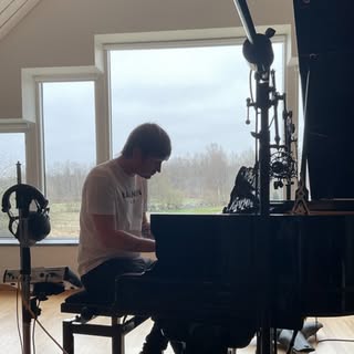 Hire ...........titusbishop influencer with 1.1m