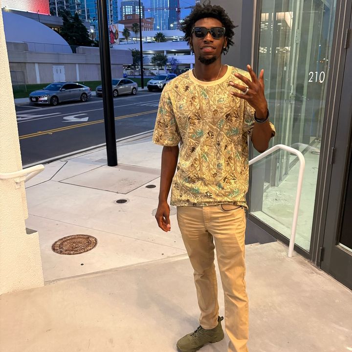 Hire .......stepper influencer with 109k