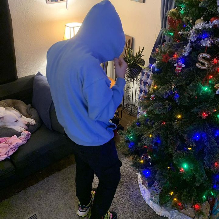 Hire ...int5 influencer with 11.4k