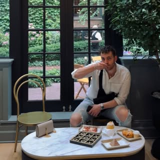 Hire .........verything influencer with 23.9k