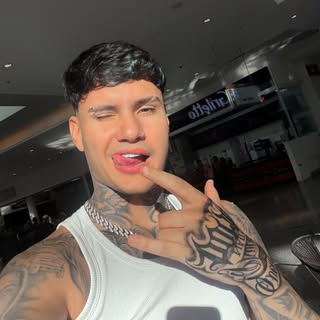 Hire .....unhoz influencer with 235.7k