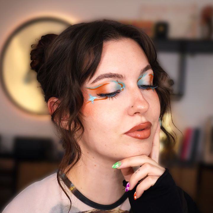 Hire ....linka influencer with 17.6k