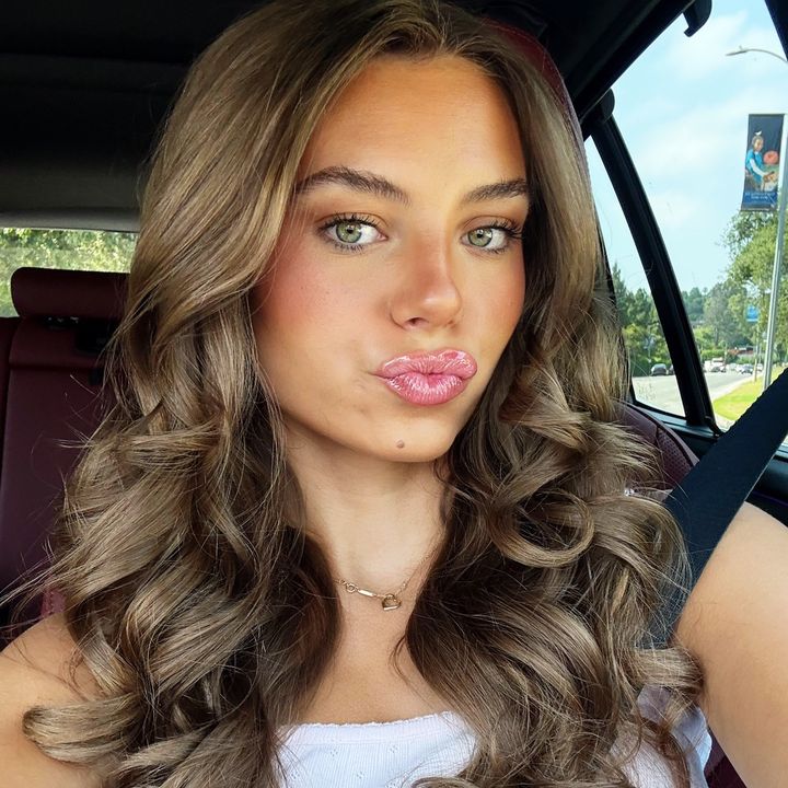 Hire ........itlinxox influencer with 1.4m