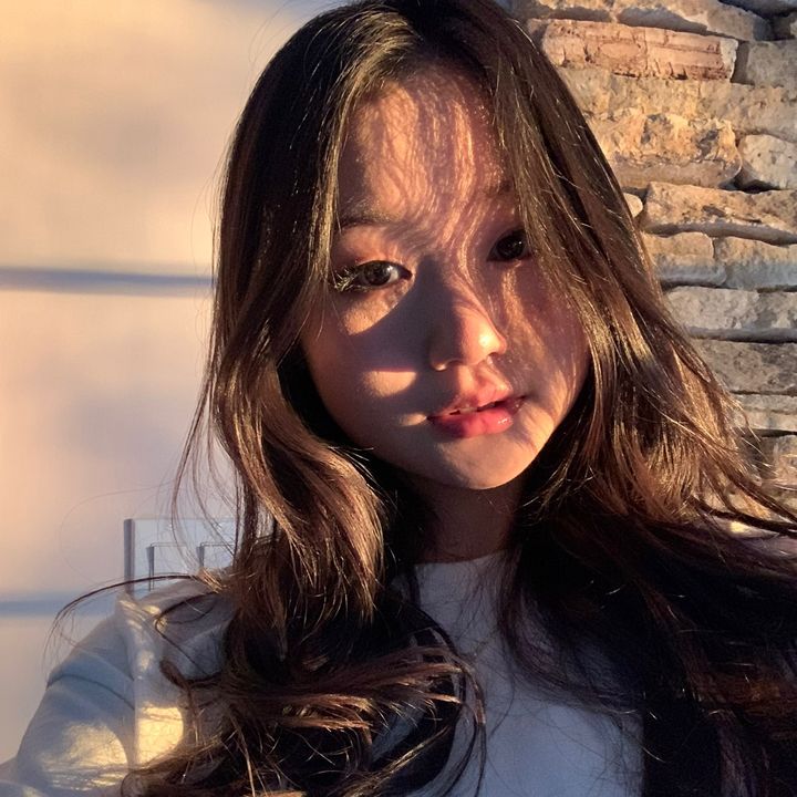 Hire .......ctarine influencer with 7.8k