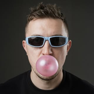 Hire ......quelive influencer with 148.9k