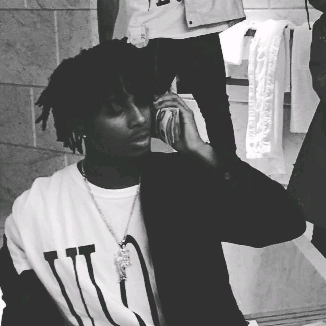 Hire ....etro influencer with 229.4k