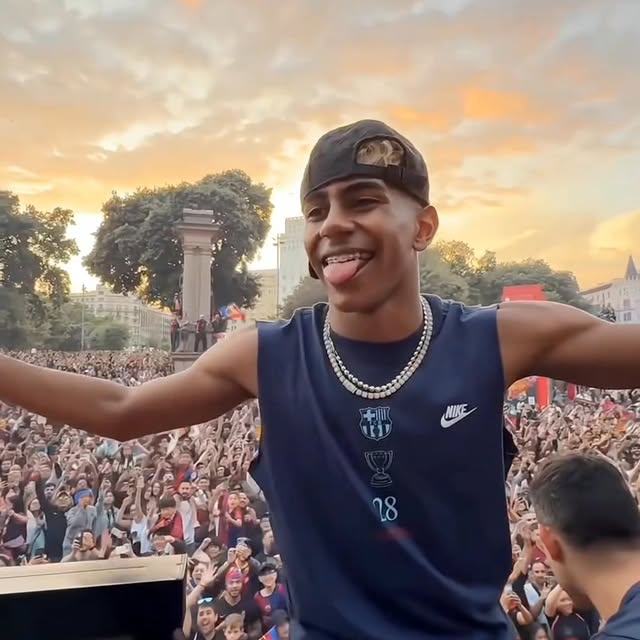  ..........a.official   'recent posts' 