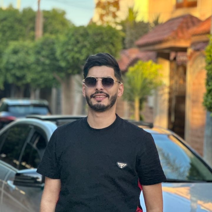 Hire ........officiel influencer with 42.5k