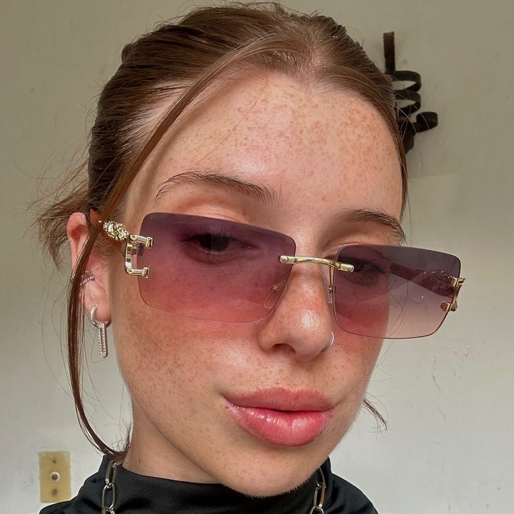 Hire ......rrente influencer with 200.5k