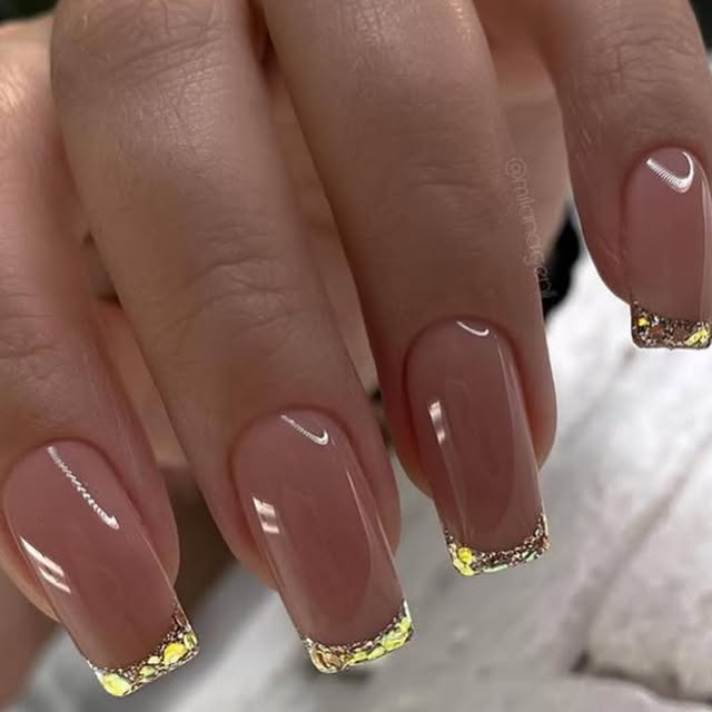  ......nails   'recent posts' 