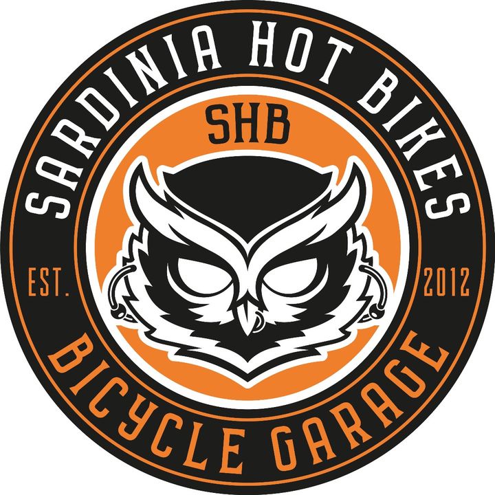 Hire .........hot.bikes influencer with 37.6k