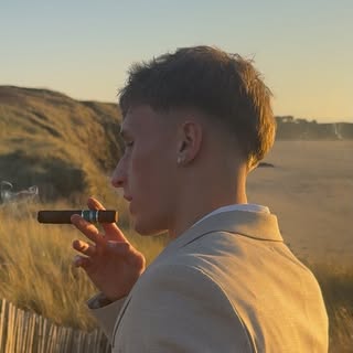 Hire .......oussel_ influencer with 69.9k