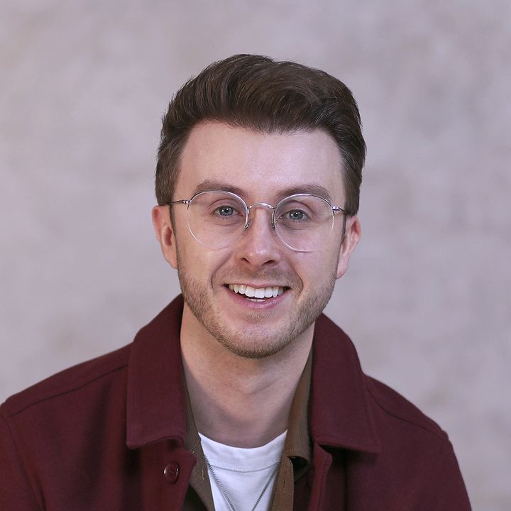 Hire ......ymusic influencer with 1.5m