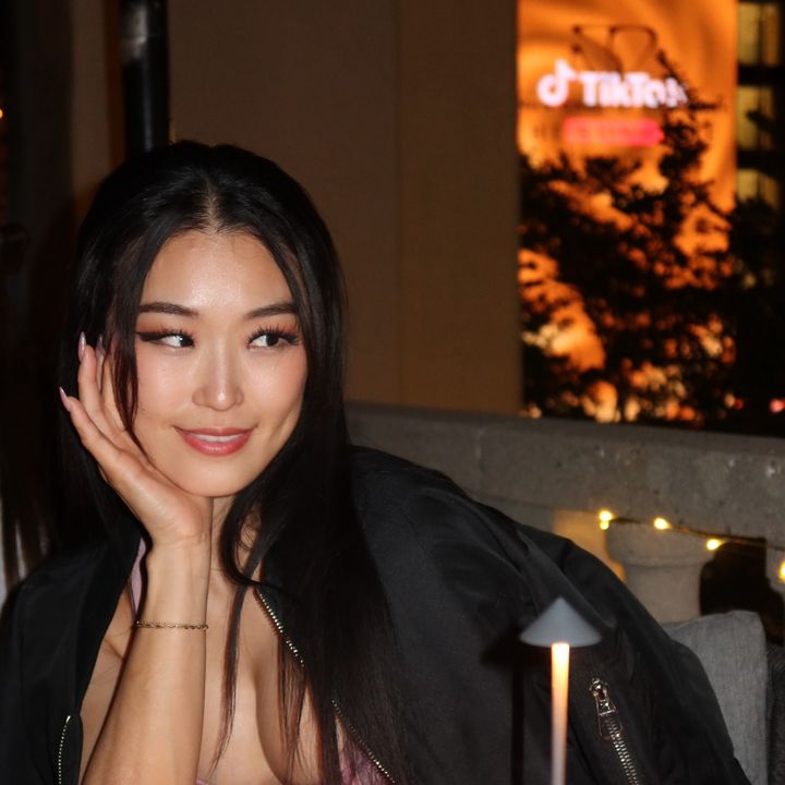 Hire ....jessh influencer with 89.7k