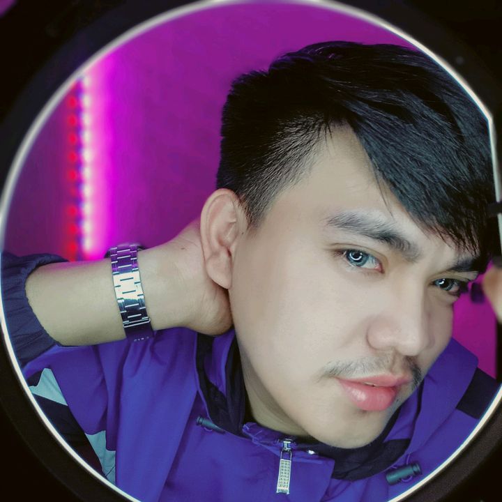 Hire ........omingking influencer with 155.2k