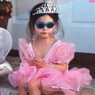 Hire .....beauty influencer with 5.7m