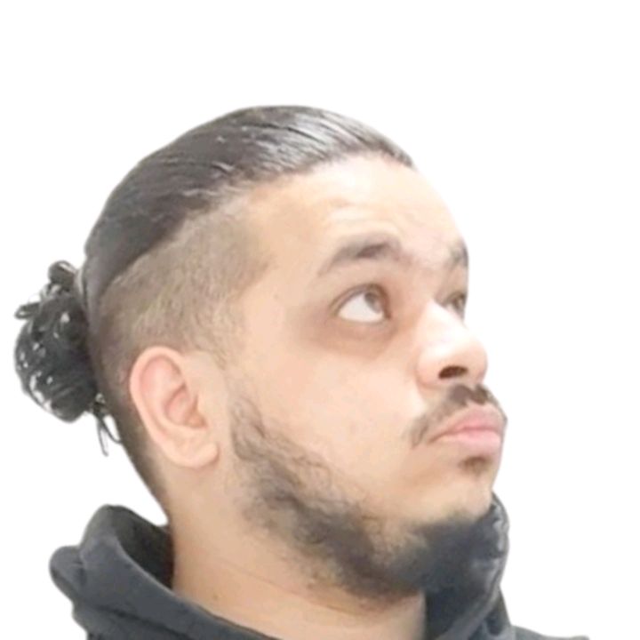 Hire ....1aray influencer with 143.8k