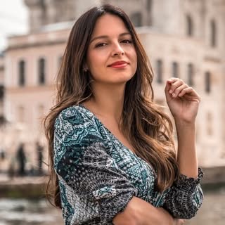 Hire ..........altraveler influencer with 832.5k