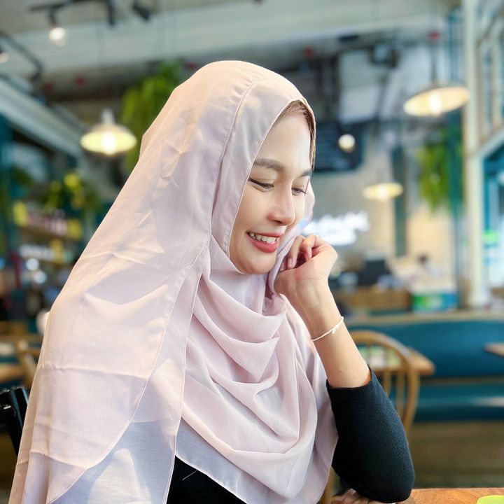 Hire .......fluencer influencer with 23.9k