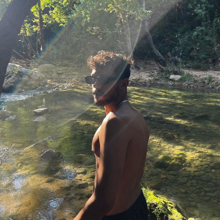 Hire ......edmatar influencer with 406.2k