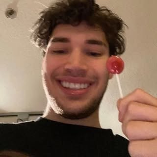 Hire ....sfry influencer with 16.5k