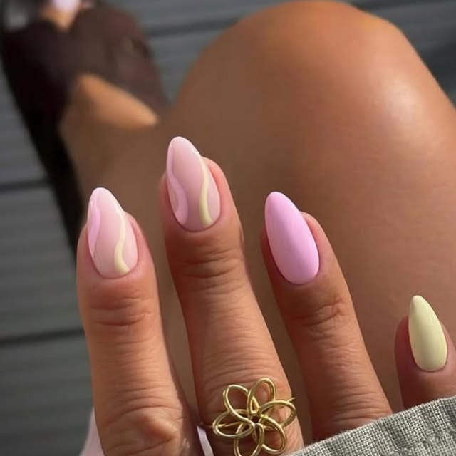  ......nails   'recent posts' 