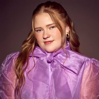 Hire ......lacount influencer with 320.1k