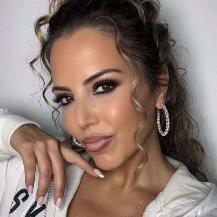 Hire ....nix81 influencer with 190.8k