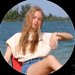 Hire ......agalka influencer with 184.8k