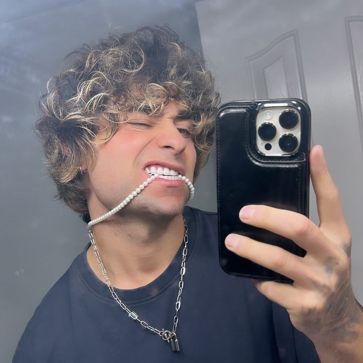 Hire .....ersin influencer with 8.9m