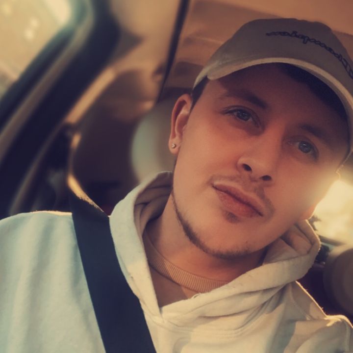 Hire .....nt111 influencer with 6.4k