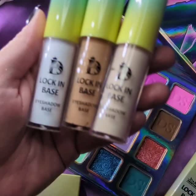  ........ivamakeup   'recent posts' 