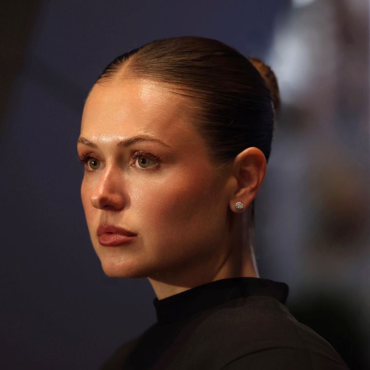 Hire ........kuleshova influencer with 3.5k