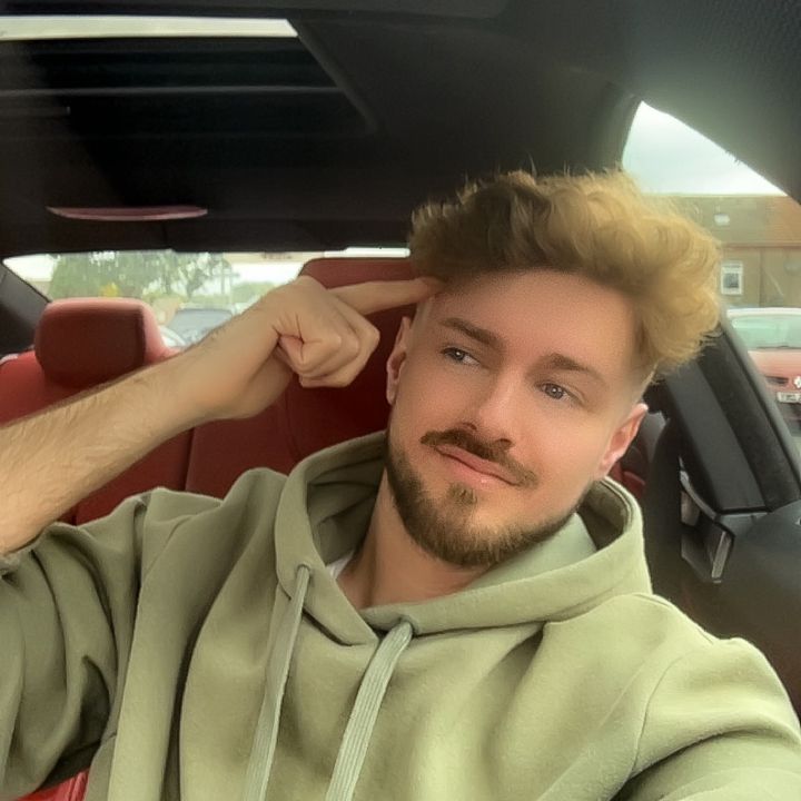 Hire ...1KO influencer with 543.4k