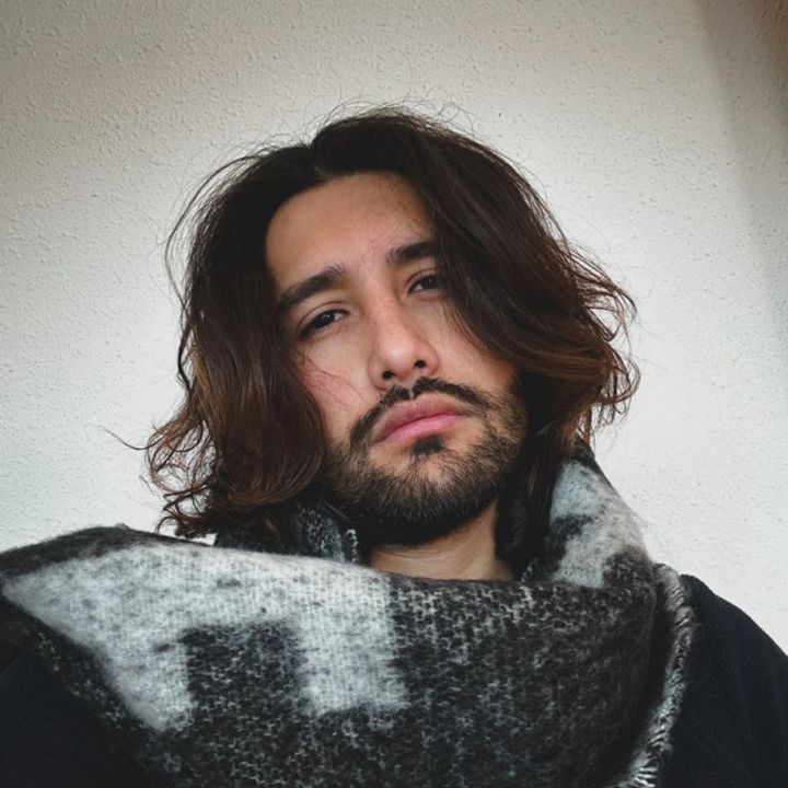 Hire ......povedao influencer with 3.9k