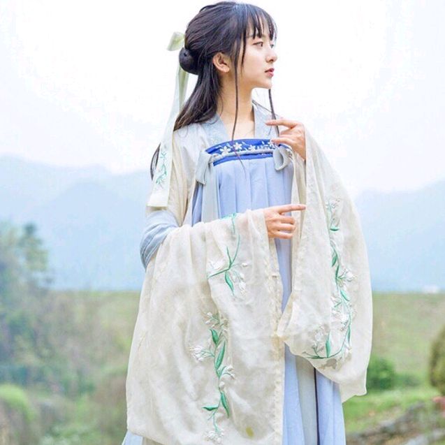 Hire ...fu43 influencer with 123.7k