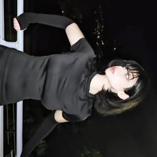 Hire ...e_2 influencer with 36.7k