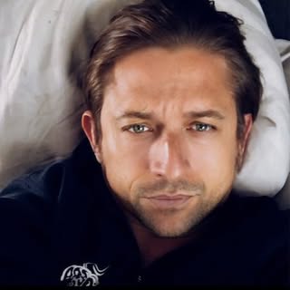 Hire ......aphael influencer with 49.8k