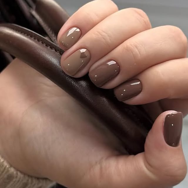  ......nails   'recent posts' 