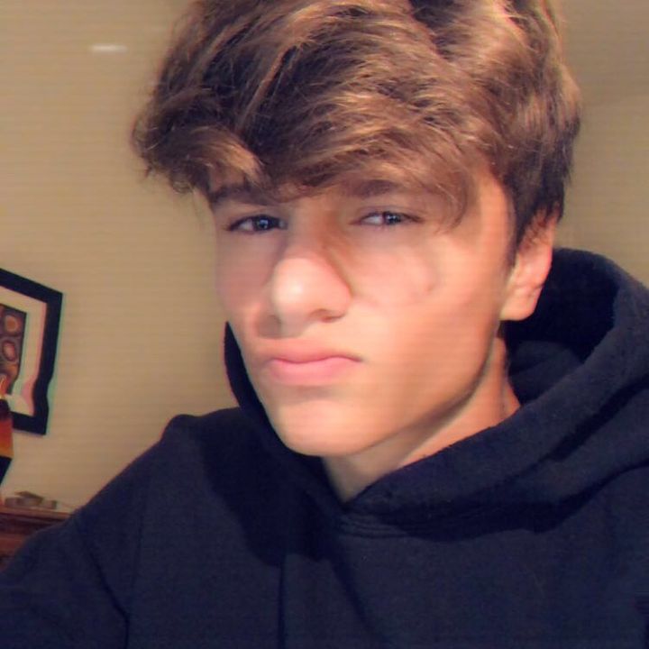 Hire ....ts02 influencer with 44.5k