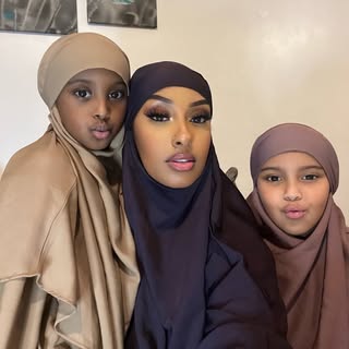 Hire .......sisters influencer with 21.2k