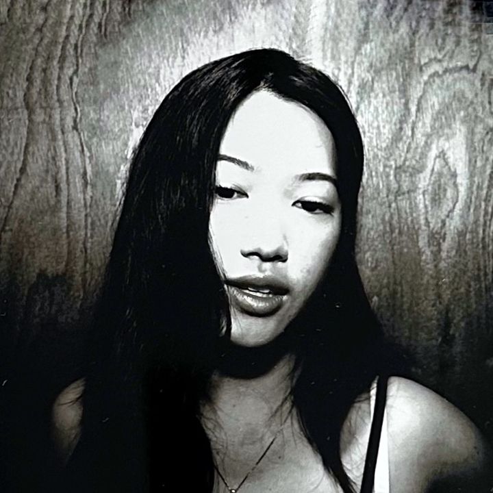 Hire .....iewee influencer with 323.5k