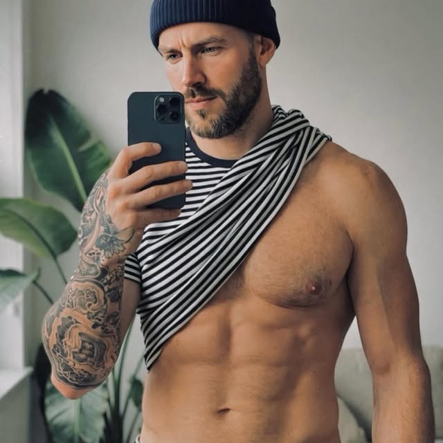  ......._selfie   'recent posts' 