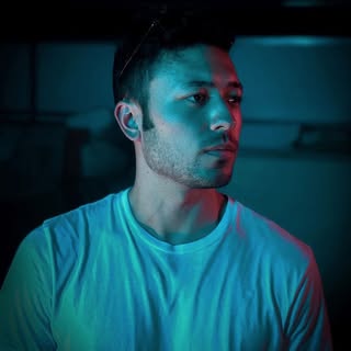 Hire .......eshayes influencer with 26.3k