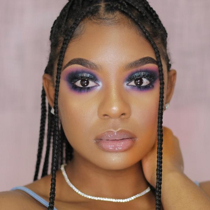 Hire .......akilah influencer with 17.4k